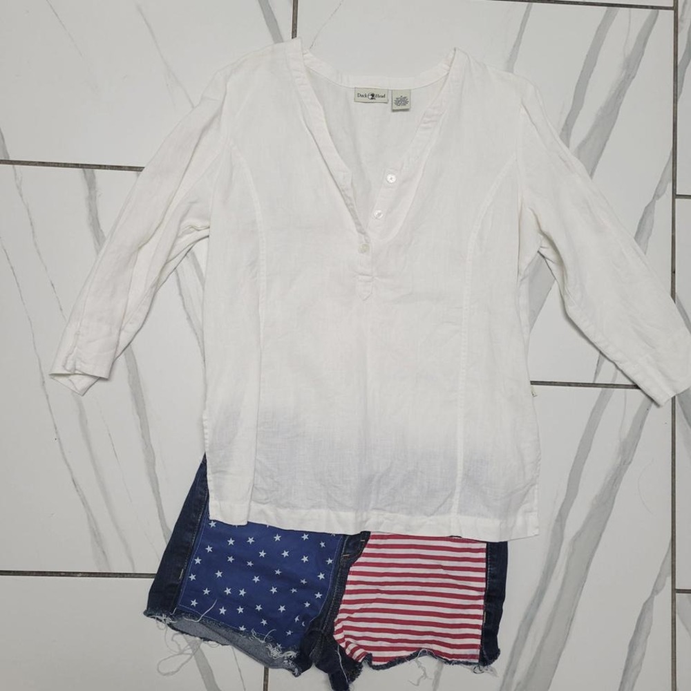 Vintage White Duck Head 100% linen blend top with button-down detail